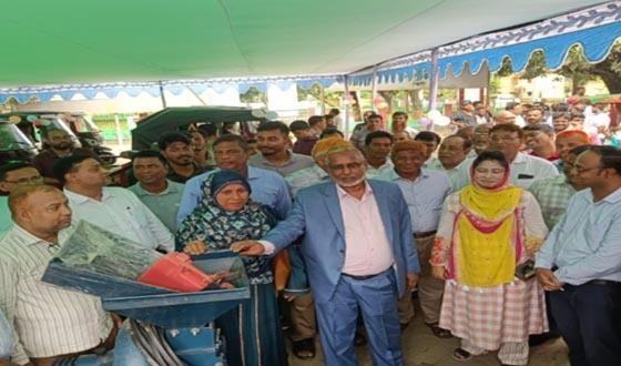 দুর্গাপুরে অটোমিল, অটো রিকশা ও ট্রাইসাইকেল বিতরণ