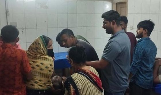 মোটরসাইকেল ও পাখিভ্যানের মুখোমুখি সংঘর্ষে বৃদ্ধ নিহত, আহত ২