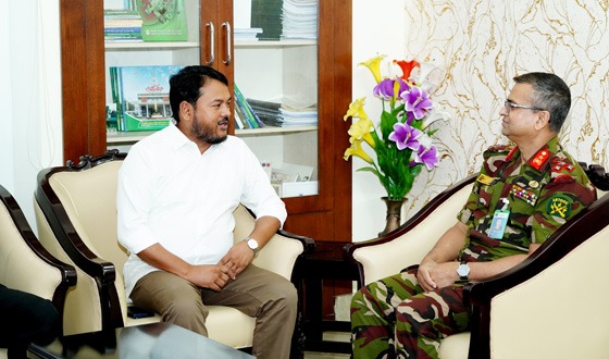 সেনানিবাসে রাসিক প্রশাসকের সৌজন্য সাক্ষাৎ
