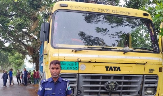 বাঘায় চুরি হওয়া ট্রাক উদ্ধার