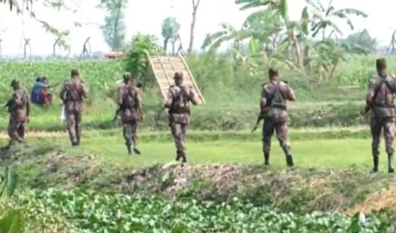 সাতক্ষীরা সীমান্তে ভারতীয় চোরাকারবারিদের লক্ষ্য করে বিজিবির গুলি
