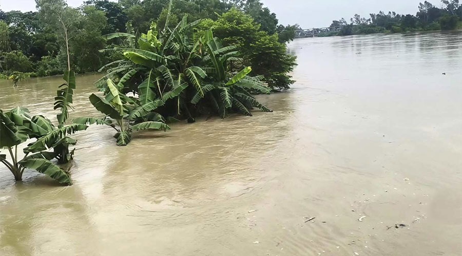 তিনটি নদীর পানি এখনও বিপদসীমার ওপরে, বন্যার শঙ্কা