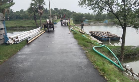 আশাশুনির নৈকাটিতে প্রশাসনের হস্তক্ষেপে ভূ-গর্ভ থেকে অবৈধ বালু উত্তোলন বন্ধ