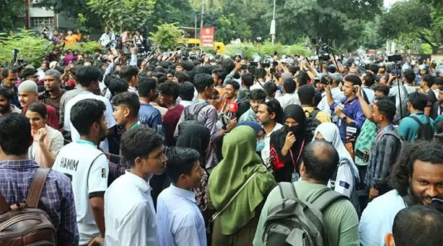 শিক্ষামন্ত্রীর পদত্যাগ আর নয়, এবার ৬ দফা দাবি নিয়ে সচিবালয়ে শিক্ষার্থীরা