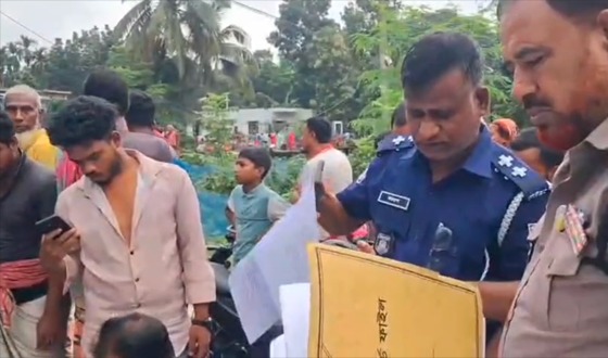 পাবনায় লাশবাহী অ্যাম্বুলেন্সের সঙ্গে বাসের সংঘর্ষে নিহত বেড়ে ৩