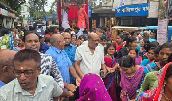 হিন্দু ধর্মালম্বীদের রথযাত্রা উদ্ভোধন করলেন সংসদ সদস্য