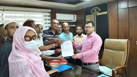 দুই দফা দাবিতে বাগমারায় শাখা ডাকঘর কর্মচারীদের স্মারকলিপি প্রদান