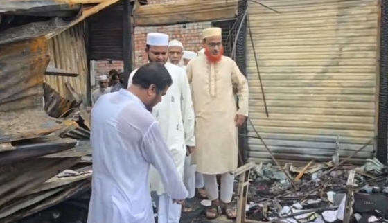 কাপাসিয়ায় আগুনে ক্ষতিগ্রস্ত মার্কেট পরিদর্শনে এমপি সালাহ উদ্দিন
