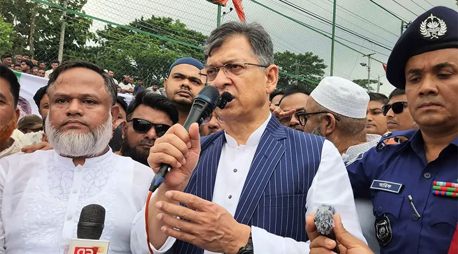 বন্যাদুর্গত মানুষের সহায়তায় সরকারি ও বেসরকারি উদ্যোগ অব্যাহত: স্বরাষ্ট্রমন্ত্রী