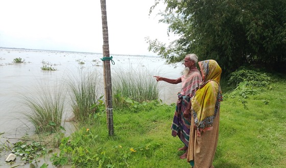 এই বাড়ি ভাঙি গেইলে কই যামো কই থাকমো