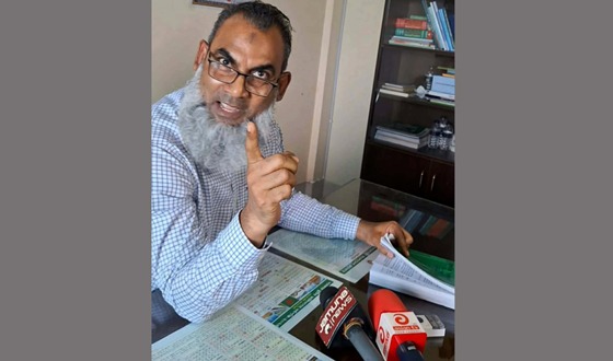 নওগাঁয় স্বাস্থ্যকেন্দ্র বন্ধ নিয়ে প্রশ্ন করায় সাংবাদিককে মামলার হুমকি