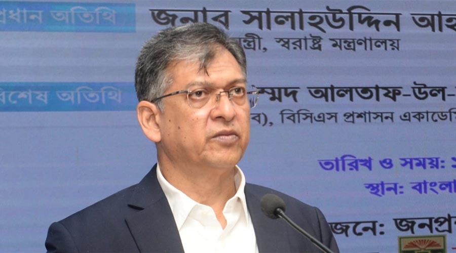 রাজনৈতিক পক্ষপাতমুক্ত থেকে জনগণের সেবক হিসেবে কাজের আহ্বান স্বরাষ্ট্রমন্ত্রীর