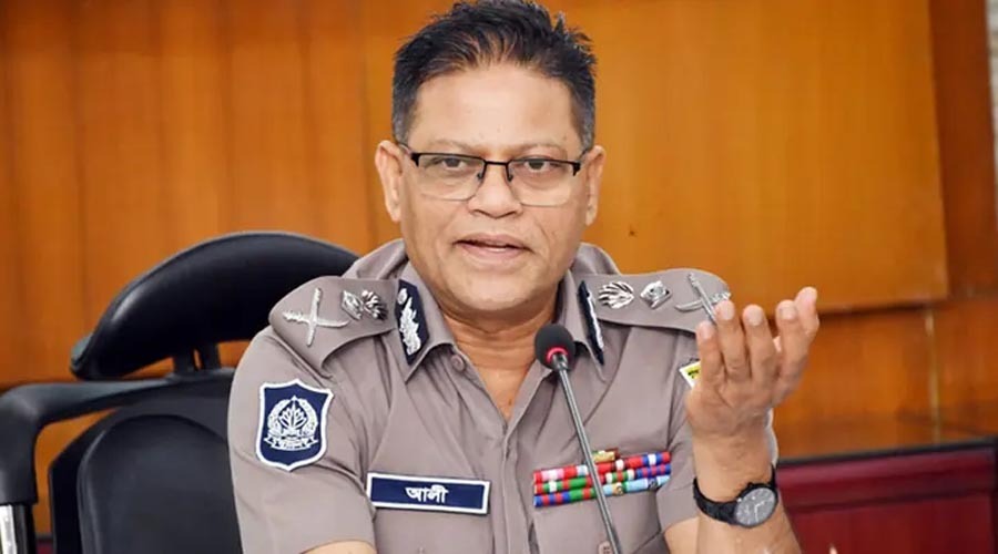 থাইল্যান্ডে আন্তঃদেশীয় অপরাধ সম্মেলনে যোগ দিতে ঢাকা ছাড়লেন আইজিপি