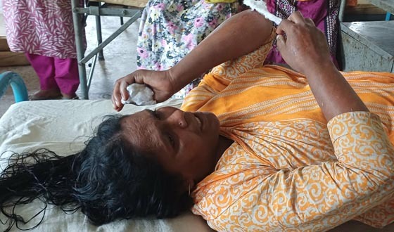 তানোরে নারীসহ ৬ জনকে পিটিয়ে জখম