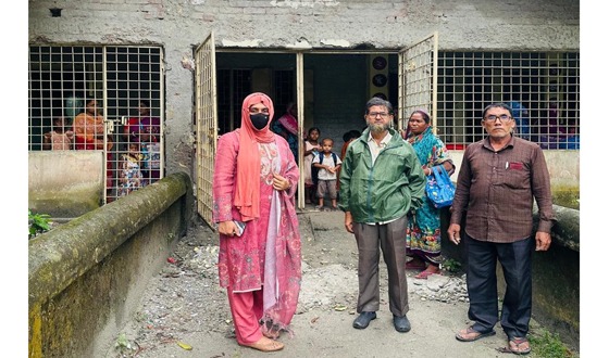 রাজারহাটে ঝুঁকিপূর্ণ প্রাথমিক বিদ্যালয় ভবন পরিদর্শনে ইউএনও