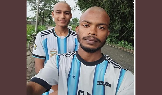 আর্জেন্টিনার হারে মাথা ন্যাড়া করে সমর্থন ছাড়লেন কুড়িগ্রামের ২ যুবক