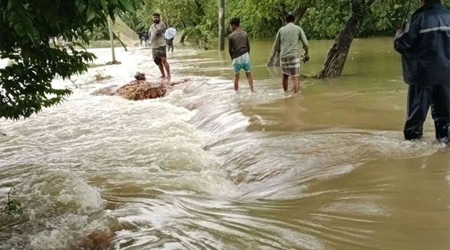২ নদীর পানি বিপৎসীমার ওপরে, বন্যার শঙ্কা