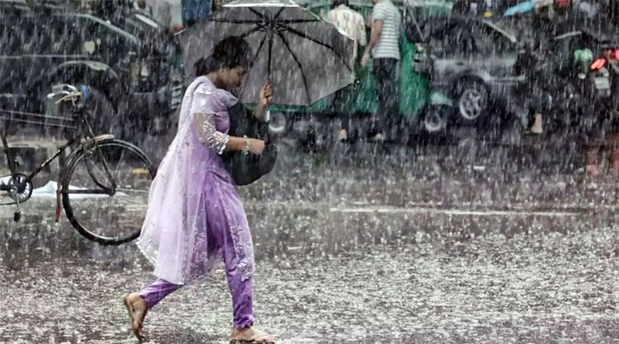 ১৭টি অঞ্চলে অস্থায়ীভাবে বৃষ্টি ও বজ্রবৃষ্টির সম্ভাবনা