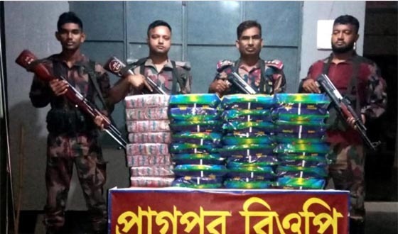 দৌলতপুর সীমান্তে ভারতীয় স্কাফ সিরাপ ও বিড়ি উদ্ধার