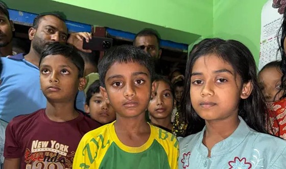 ১৭ শিশু শিক্ষার্থীকে পিটালেন শিক্ষক, প্রতিবাদে বিক্ষোভ