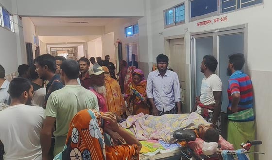 গোমস্তাপুরে জমি নিয়ে বিরোধ, সংঘর্ষে উভয় পক্ষের আহত ১৮
