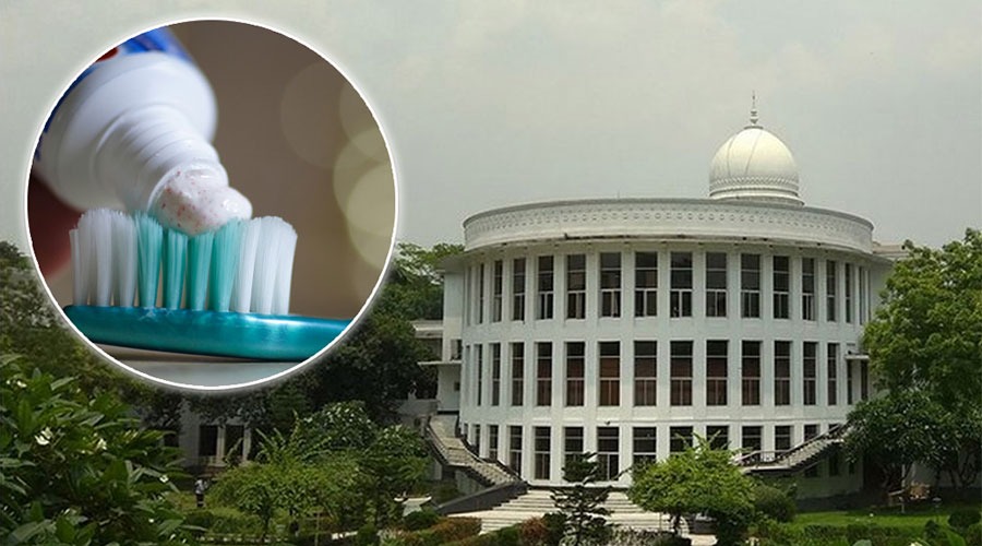 ৩৪টি টুথপেস্টের মধ্যে ২৬টিতে মাইক্রোপ্লাস্টিক: তদন্ত চেয়ে হাইকোর্টে রিট