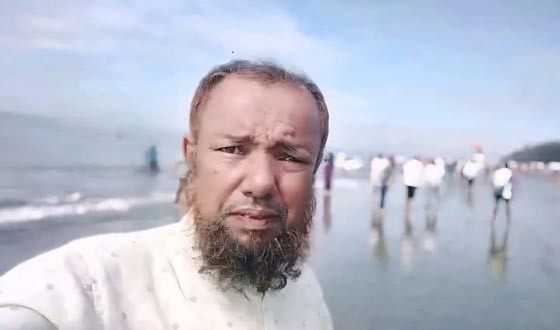 ফুলবাড়ীয়ায় ছাদ থেকে পরে প্রধান শিক্ষকের মৃত্যু