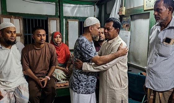 ছেলে হারা সাংবাদিকের পাশে বিএনপি নেতা জাকির শরীফ