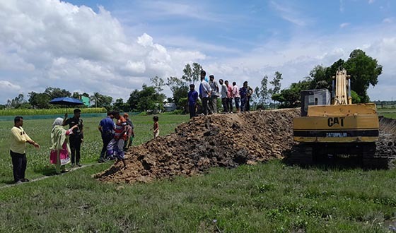 নাসিরনগরে অবৈধ ড্রেজিংয়ে কৃষিজমি ভরাট, অভিযানে জরিমানা