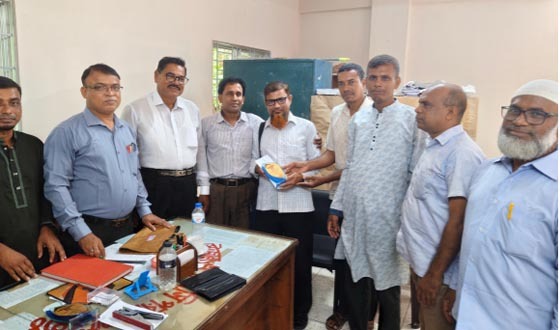 আশাশুনিতে অবসরপ্রাপ্ত শিক্ষক- কর্মচারীদের অবসর ভাতা প্রদান
