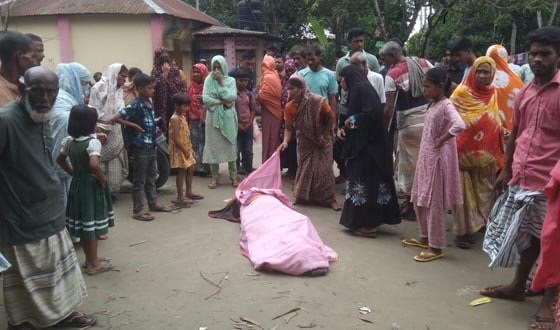 পাবনাায় সিঁদ কেটে ঘরে ঢ়ুকল দুর্বৃত্তরা, সকালে মিলল শিক্ষিকার লাশ