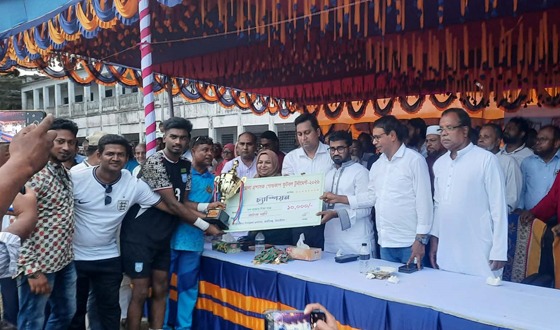 ফুটবল টুনামেন্ট ফাইনালে কালীগঞ্জ পৌরসভা দল চ্যাম্পিয়ন