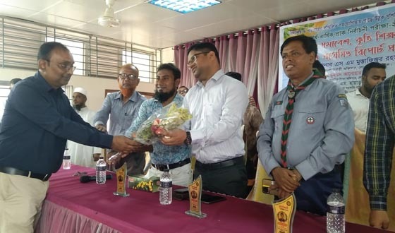লোহাগড়া মাধ্যমিক বিদ্যালয়ে অভিভাবক সমাবেশ ও সংবর্ধনা