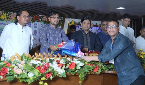 ঈদগাঁওতে একঝাঁক মেধাবীদের সংবর্ধনা প্রদান