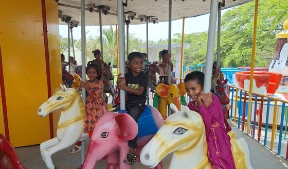 ওরা আনন্দিত, ওরা উদ্বেলিত, ওরা খুশিতে আত্মহারা