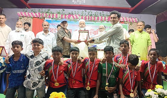 গোমস্তাপুরে কৃতি খেলোয়াড়দের সংবর্ধনা ও মতবিনিময় সভা