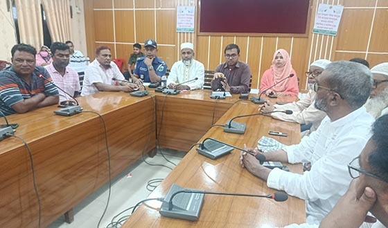 গোমস্তাপুরে আমচাষী, বাব্যসী ও আড়ৎদার সমিতির মতবিনিময় সভা