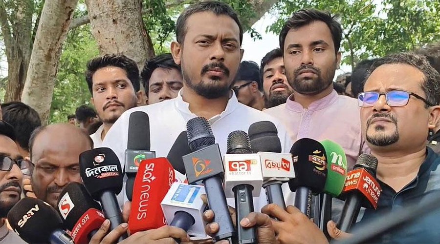 বিজিবির হাতে খেলনা পিস্তল নয়, দিতে হবে ভারী অস্ত্র: নাসীরুদ্দিন পাটওয়ারী