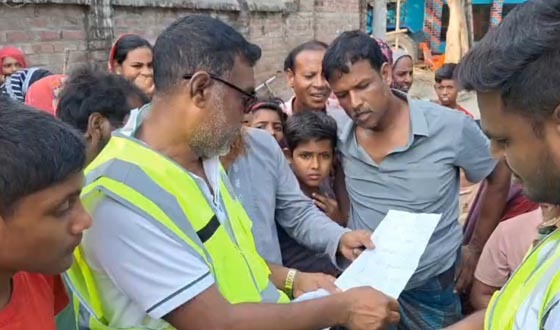 বিএনপি নেতার বাড়িতে কাফনের কাপড় রেখে হত্যার হুমকি