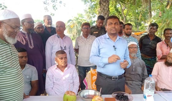 আশাশুনি বাজারের স্থায়ী উন্নয়নে মতবিনিময়