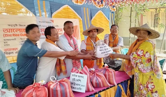 বিরলে কৃষক মাঠ দিবস অনুষ্ঠিত
