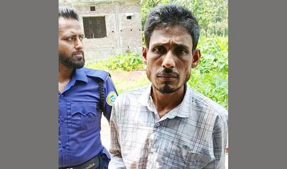 মুলাদীতে ৫টি মোবাইল ফোনসহ যুবক আটক