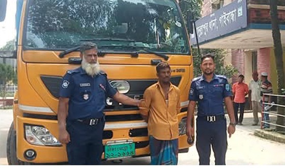 সাদুল্যাপুরে চুরি যাওয়া ট্রাক শাহাজাদপুর থেকে উদ্ধার, আটক ১
