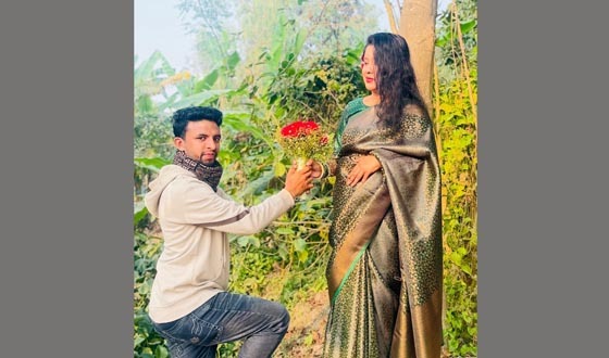 সুজানগরে বিয়ের দাবীতে প্রেমিকের বাড়িতে প্রেমিকার অনশন