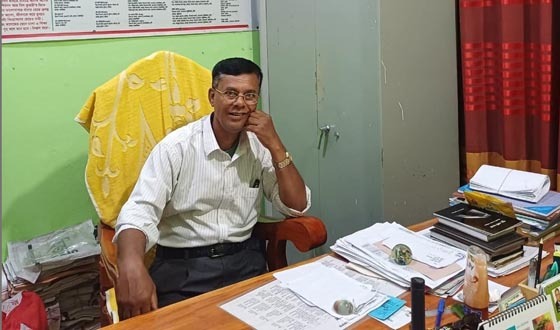 তানোরে কলেজ অধ্যক্ষের বিরুদ্ধে জমি জবরদখলের অভিযোগ