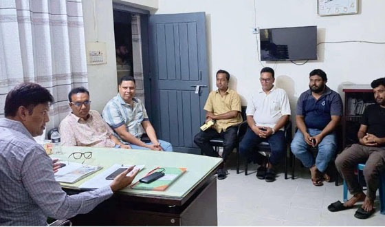 চাটমোহরে সাংবাদিকদের সাথে ওসির মতবিনিময়