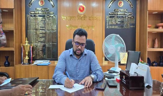 বাউফলে তিন প্রতিবন্ধী ভাইয়ের পাশে ইউএনও, জমা হলো ১২ লাখ টাকা