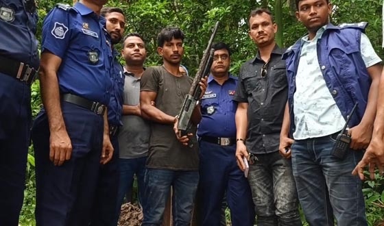 পিরোজপুরে যুবকের কাছ থেকে শটগান উদ্ধার