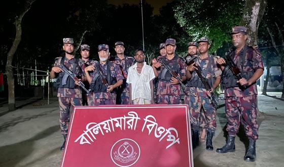 রাজিবপুরে ভারতীয় ইয়াবাসহ কারবারি আটক