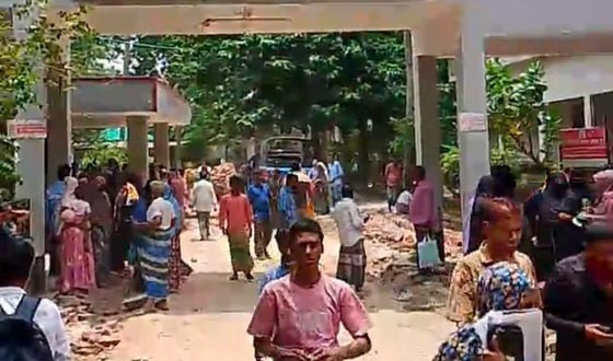 শিশুকে ধর্ষণ চেষ্টার অভিযোগ, গণধোলাই দিয়ে পুলিশে সোপর্দ